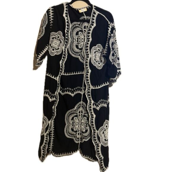 Altar'd State Black Long Kimono Women Medium Embroidery Boho Whimsigoth
Artsy - Picture 1 of 7